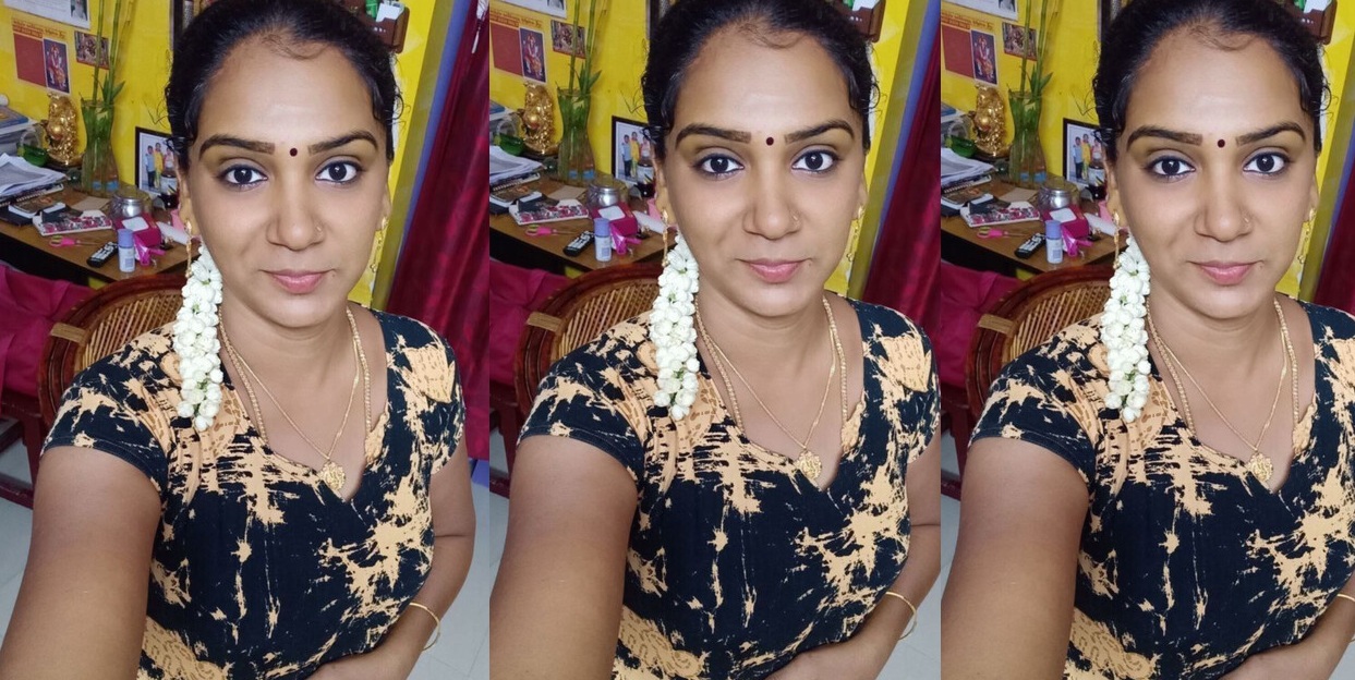 Cheater Tamil Aunty Showing To Lover On Video Call