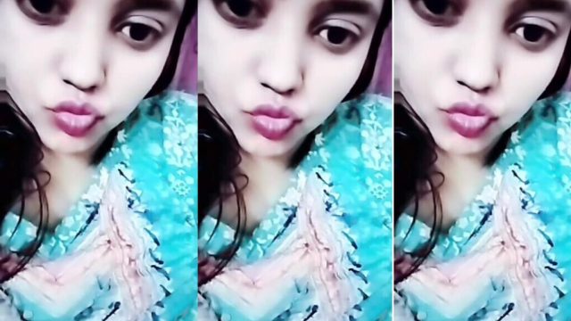 Chubby GF showing boobs & pussy