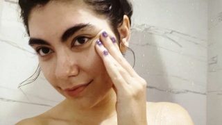 Desi cutie showing boobs and pussy