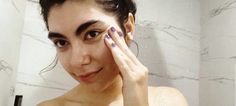 Desi cutie showing boobs and pussy