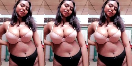 Horny Bigbooby Bengali GF Pics + 2 Fingering Clip