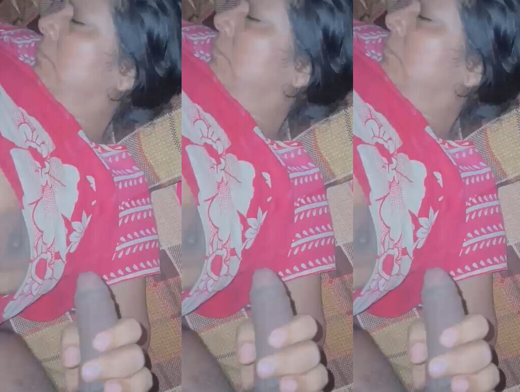 Sleeping Aunty Jarking Dick