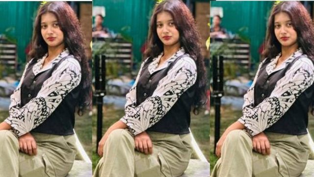 Very Beautiful Bengali Girlfriend Showing