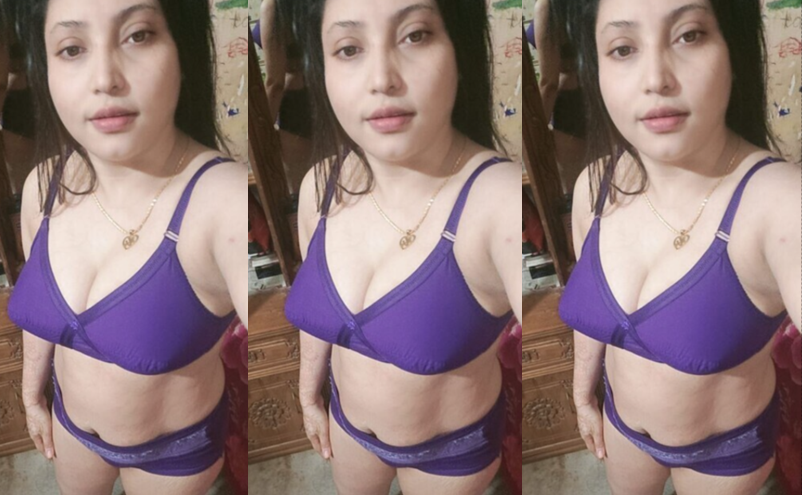 Beautiful Horny Bengali Milf Fingering