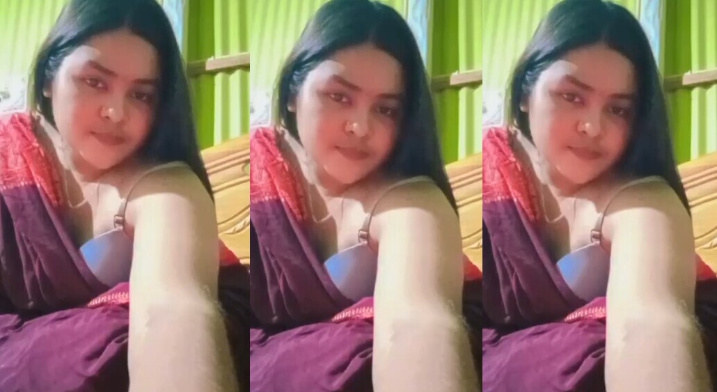 Bengali Chubby Horny Village Girl Masturbating With Two Brinjal