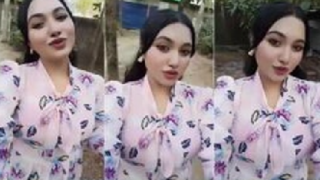 Big Boobs Bengali Horny Babe Showing Pressing Her Boobs 8 Clip’s