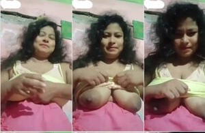 Big Boobs Bhabhi Showing On Video Call