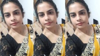 Cute Lankan Babe Giving Footjob Hard Fucking