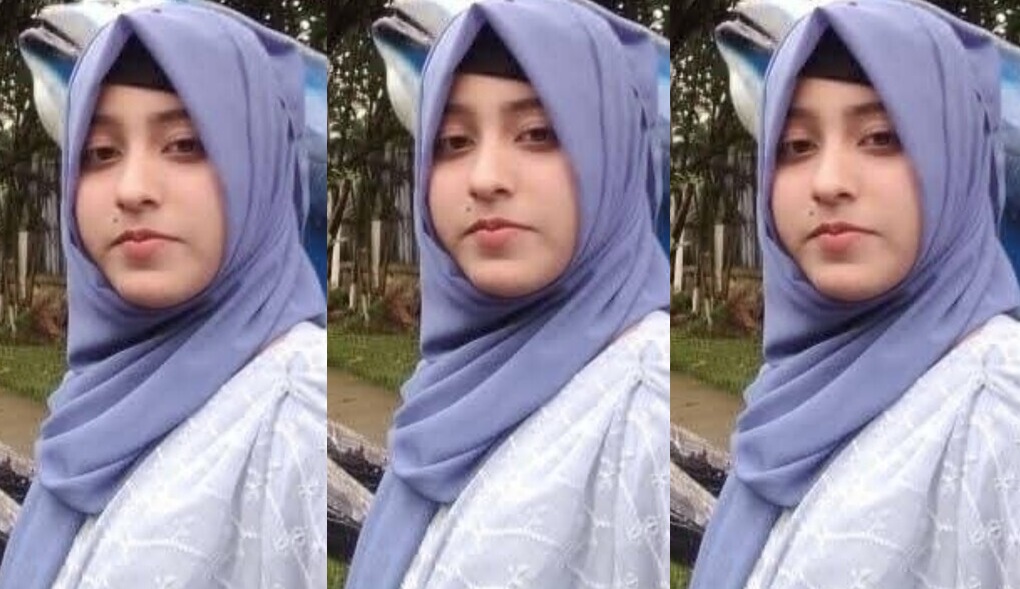 Desi Beautiful Girl Showing Bathing