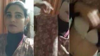 Desi Milf Nude Showing For Lover