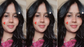 Gorgeous Indian Girl Showing On Video Call