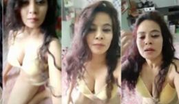 Indian Horny Milf Showing Asshole