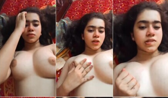 Sexy Girl Showing For Boyfriend