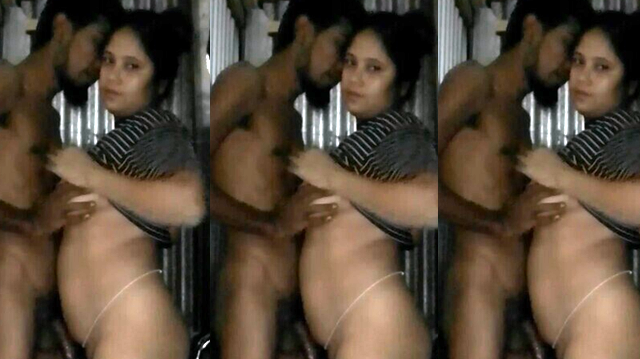 Village Horny Bhabhi Affair Quick Blowjob Stand Fucking