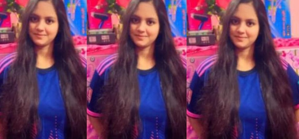 Bengali Girl Showing Boobs