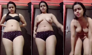 Beautiful Desi Chubby Horny Babe Teasing Showing Thick Ass & Fingering Tight Pussy
