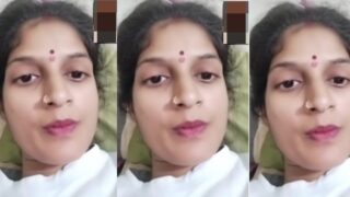 Bengali Bhabhi Showing Her Boobs