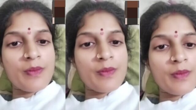 Bengali Bhabhi Showing Her Boobs