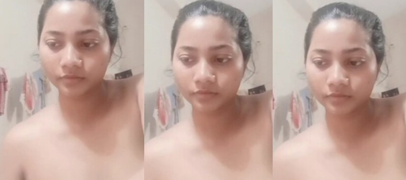 Desi Sexy Gf Putting Lipgloss Inside Pussy On VC