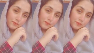 Hijabi Girlfriend Showing Her Boobs