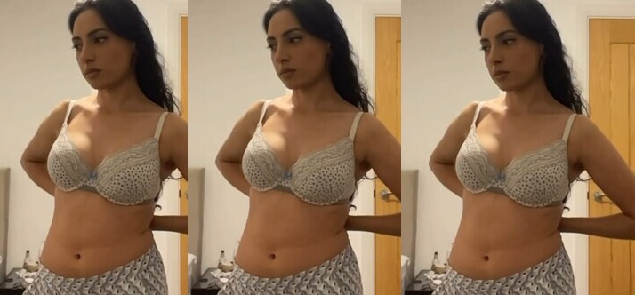 Sexy Figure Girl Showing For Boyfriend