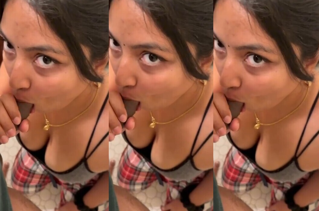 Sexy Indian Horny Wife Giving Blowjob Like A Pro