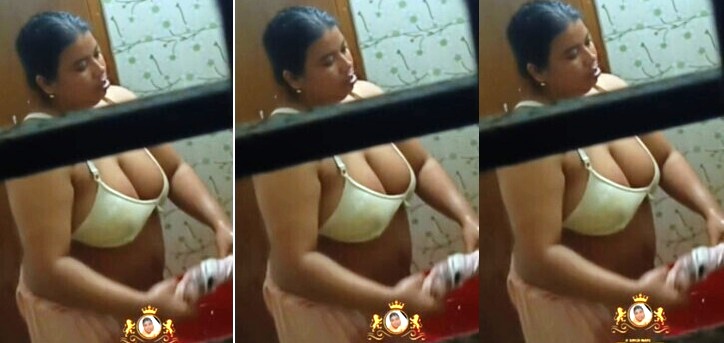 Tanker Mom Bathing Secretly Recorded By Son