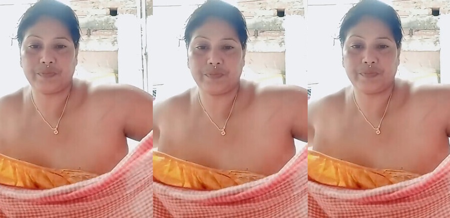 Tanker Village Milf After Bath Changing Clothes Showing For Lover