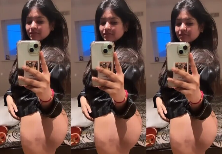 Big Ass Indian Girl Showing Asshole Playing With Her Boobies