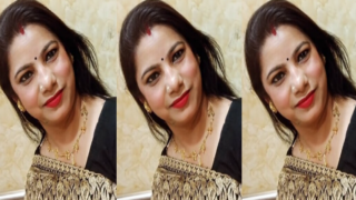 Cheater Bengali Boudi Affair Showing Lover