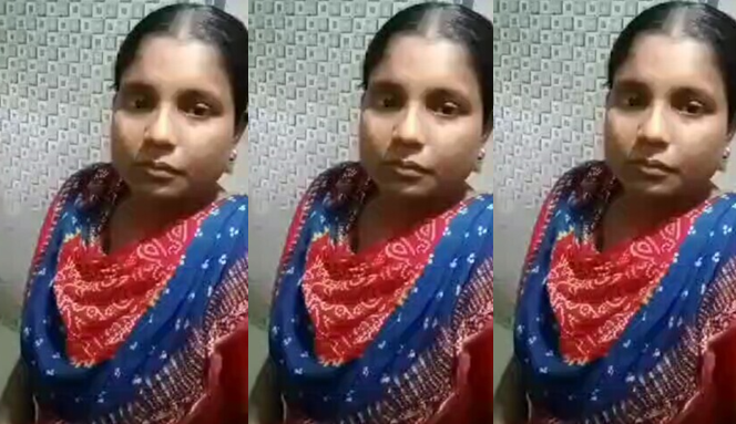 Cheater Big Boobs Horny Bhabhi Showing Fingering
