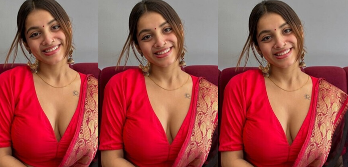Hot Indian Instagram Baddie Showing Asshole Fingering