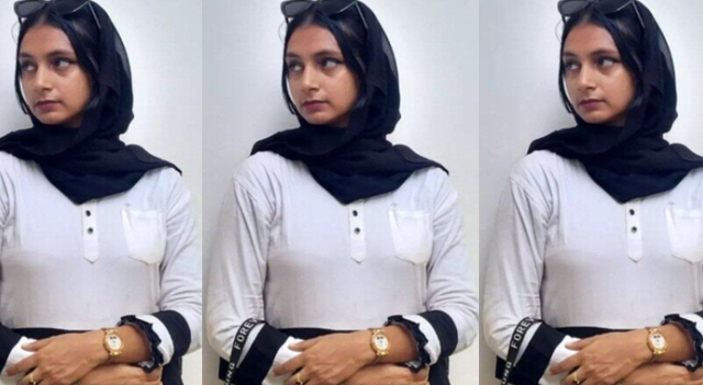 Mallu Sexy Girl Showing For Boyfriend