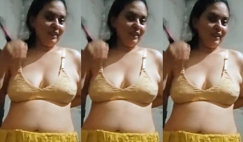 Pakistani Wife Nude Captured By Husband
