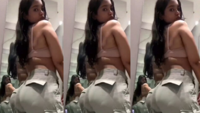 Big Ass Sexy Babe Showing