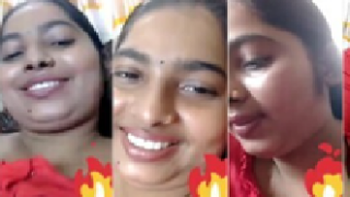Chubby Horny Bhabhi Showing Asshole