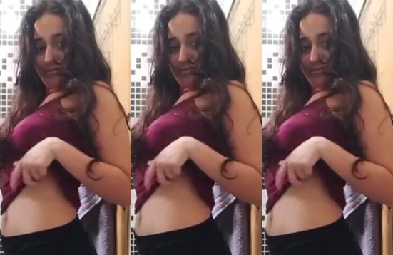 Cute Horny Girl Showing Fingering On Video Call