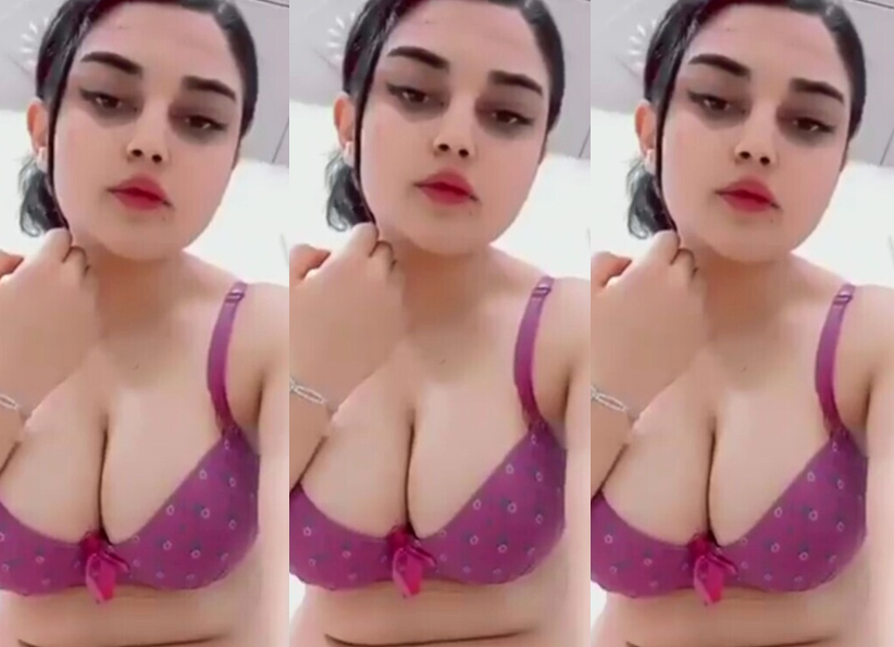 Desi Girl Showing Her Boobs Pussy