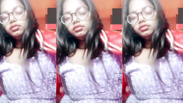 Glasses Young Girl Showing Masturbating On Video Call