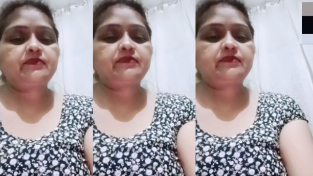 Pakistani Chubby Aunty Showing Her Big Boobs Pussy