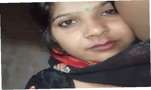 Bhabhi Affair Showing To Lover On Video Call