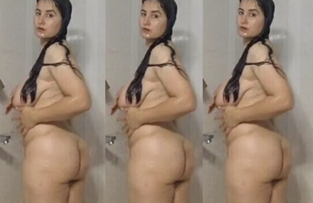 Big Ass Punjabi Sexy Horny Milf Showing Bathing Humping On Pillow Nude Dancing Showing Ass