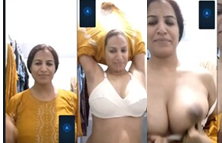 Big Boobs Horny Milf Showing Fingering On Video Call