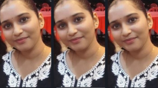 Big Boobs Mallu Horny Girl Fingering Showing Ass