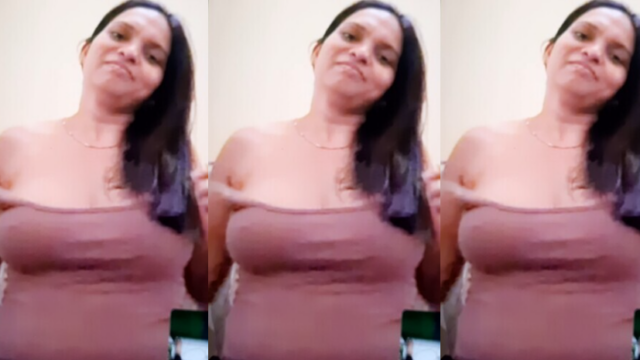 Cheater Indian Milf Showing Lover With Audio