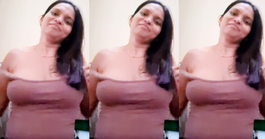 Cheater Indian Milf Showing Lover With Audio