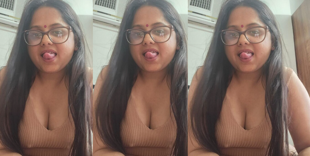 Chubby Horny Indian Milf Showing