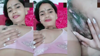 Indian Girl Manisha Showing Rubbing Her Pussy