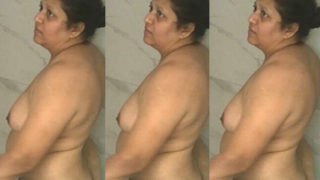 Mom Remove Dress Bathing Secretly Recorded Nude Pic’s & Video’s