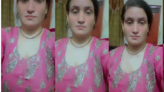 Pakistani Milf Squeezing Huge Melons